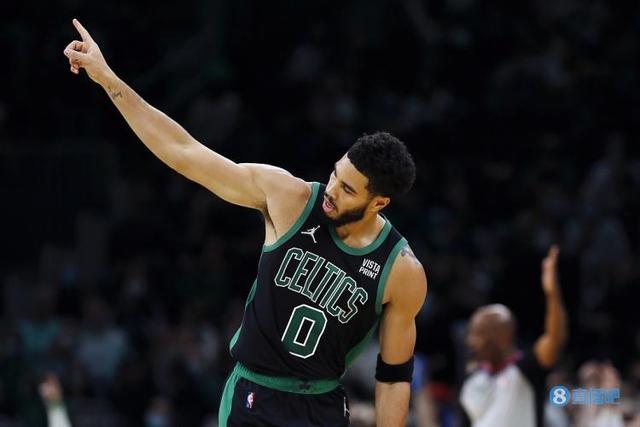 米堡官方：允许主帅爱德华兹与狼队谈判，已与后者达成协议条款