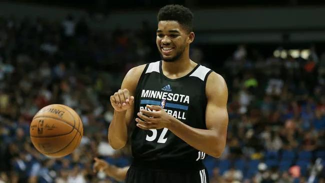 德天空：多特将在今天与二门亚历山大-迈尔续约至2027年